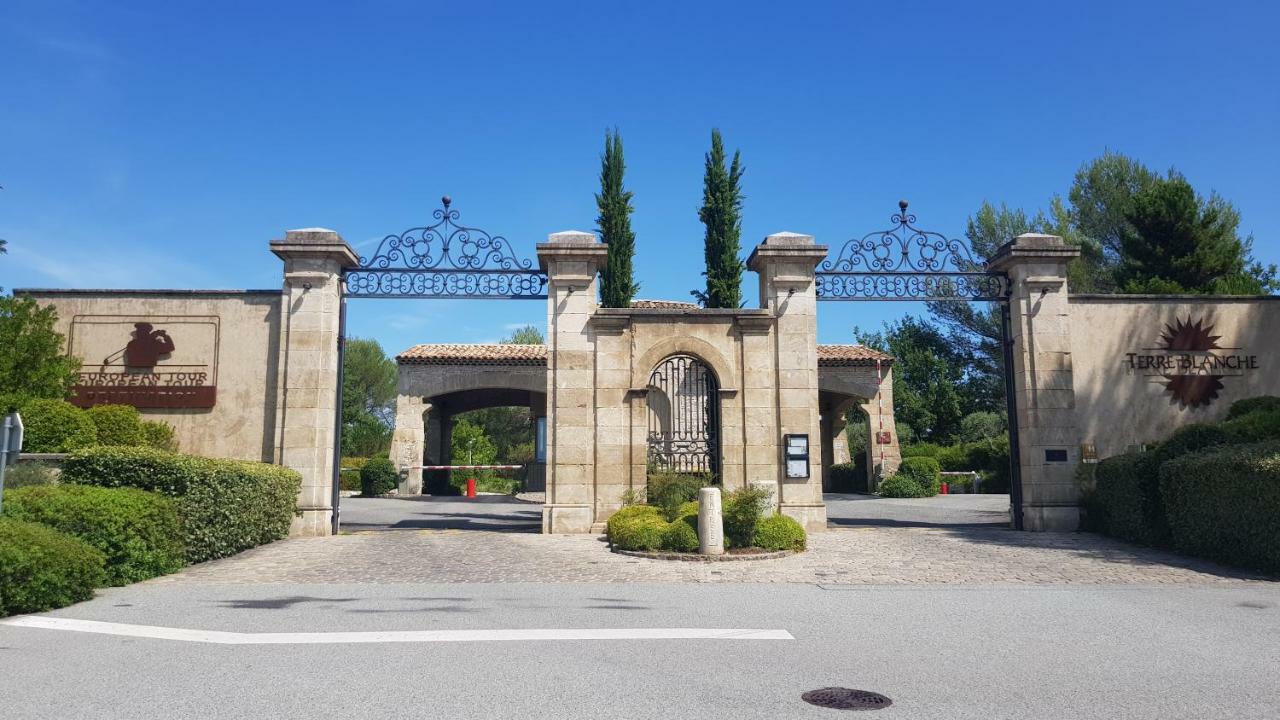 Domaine Geodora, Parfumeur En Provence Villa Montauroux Luaran gambar